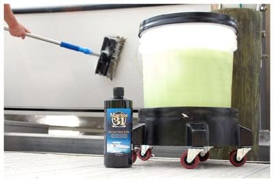 Marine 31 Gel Coat Boat Wash & Wax | Carnauba-Based Formula for Gentle Clean & UV Protection | High-Gloss Finish & Easy Application | 32 oz | M31-100