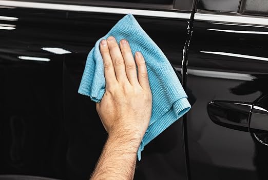 Koch-Chemie - Micro Cut & Finish Polishing Compound with Carnauba Wax - Permanent Removal of Holograms, Fine Scratches & Sanding Marks; Long Term Sealing; Non-Fugitive Silicones (1 Liter)