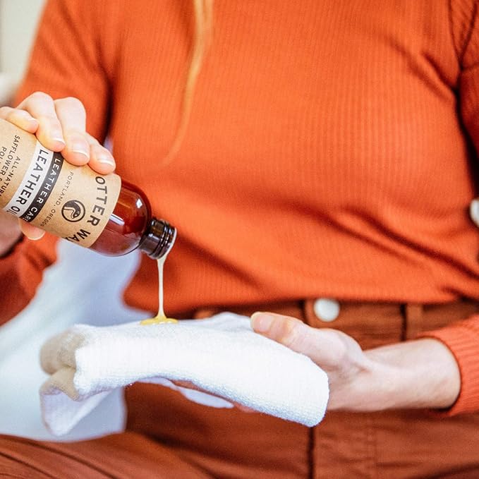 Otter Wax Conditioning Leather Oil - 16oz - All-Natural Polishing Treatment For Furniture, Boots, Car Seats, Jackets, Shoes & Bags